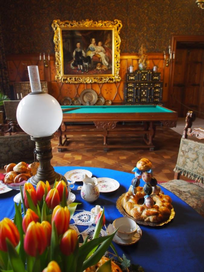 Modrý salón s tulipány