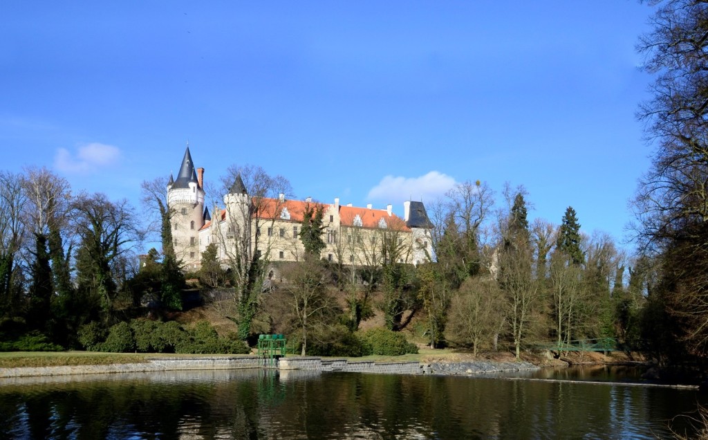 Východní křídlo zámku Žleby