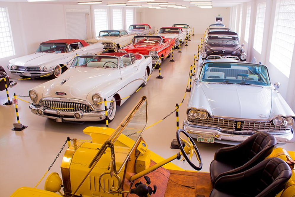 MUZEUM AMERICKCH HISTORICKCH AUTOMOBIL - LUN U RAKOVNKA