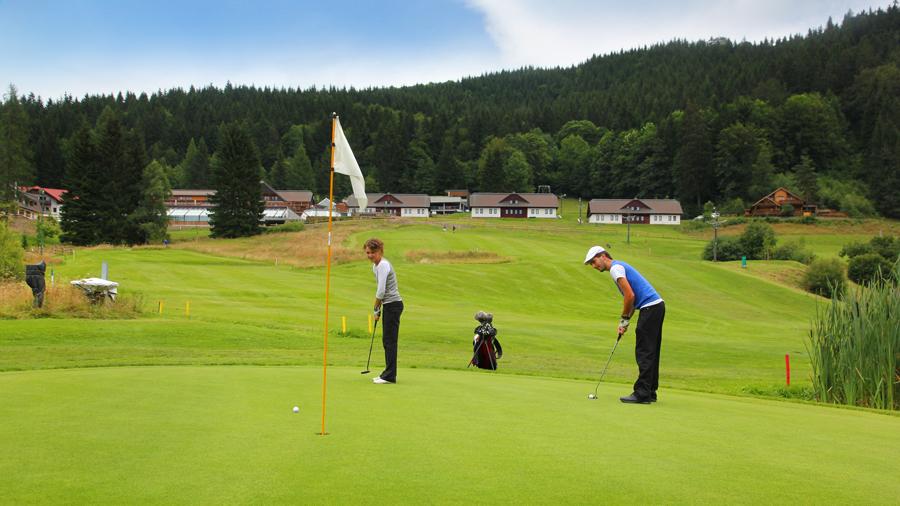 GOLFOVÉ HŘIŠTĚ HORAL VELKÉ KARLOVICE